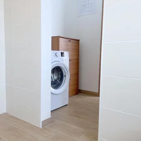 Apartamento Oasis Loft Close To Rab Old Town *