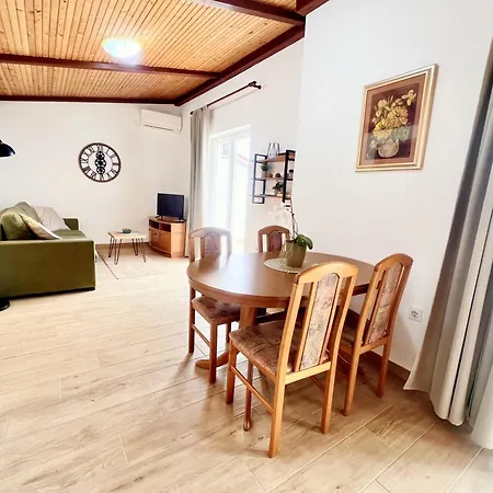 Oasis Loft Close To Rab Old Town Palit