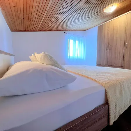 Oasis Loft Close To Rab Old Town Apartamento